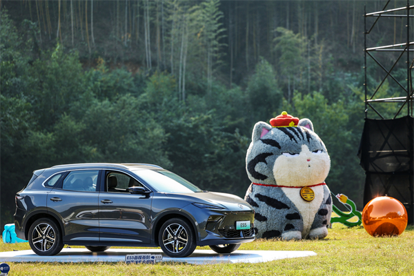 全球高标准纯电后驱SUV MG ES5宠你自在生活，增换购惊喜价9.99万元起